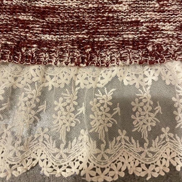 White and Maroon Long-Sleeve Blouse - Picture 3 of 3